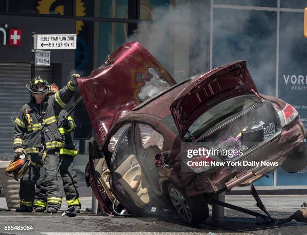 Auto Crowed 76 Crowed Car Stock Photos, High-Res Pictures, and Images - Getty Images