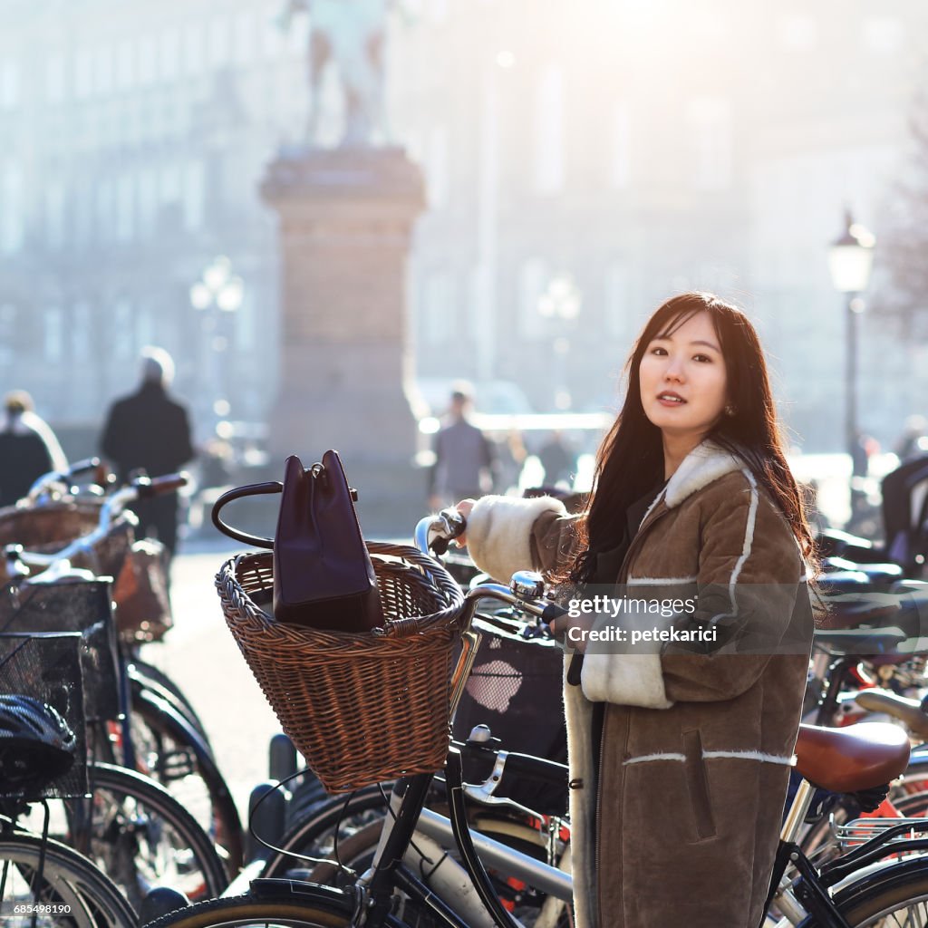 Ciclista giapponese a Copenaghen, Danimarca