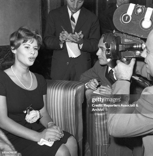 Italian actress Marisa Allasio during a press conference. October 1958