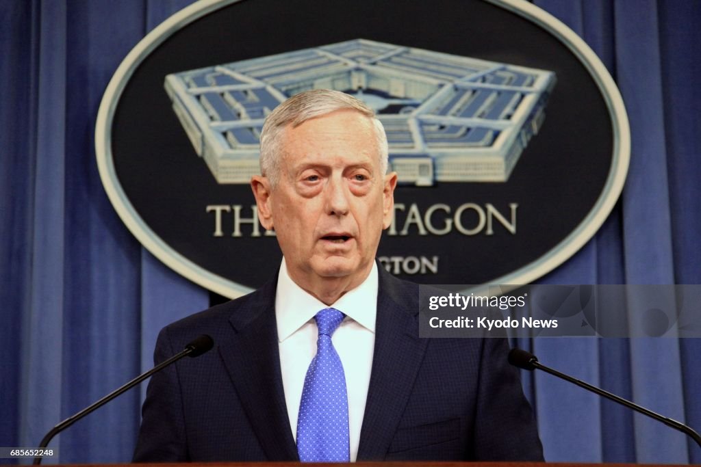 Pentagon chief seeks nonmilitary solution to N. Korea