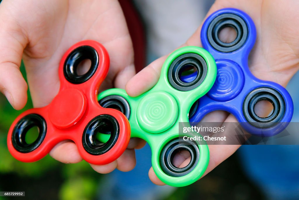 Hand Spinner Around Paris