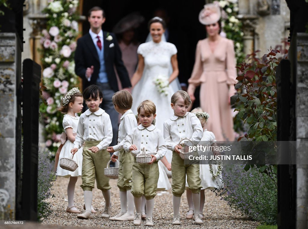 TOPSHOT-BRITAIN-ROYALS-PEOPLE-MIDDLETON-MARRIAGE