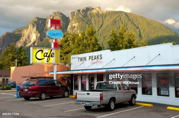 twin peaks cafe - twin peaks television series stock pictures, royalty-free photos & images