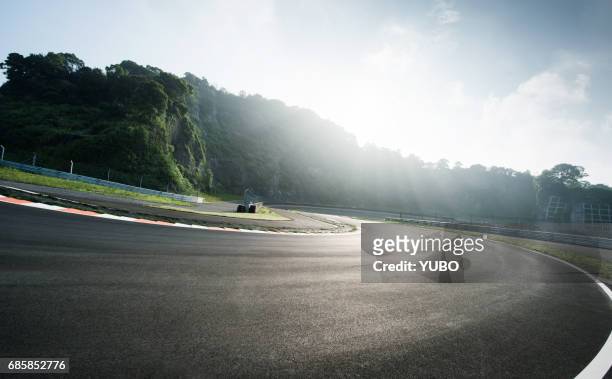 mountain road - sports track stock pictures, royalty-free photos & images