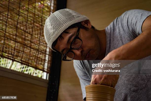 artisan-skinned potter - 陶芸家 stock pictures, royalty-free photos & images