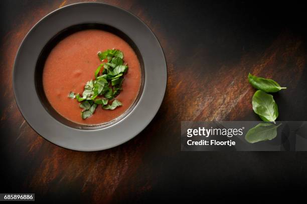 スープ: トマト スープ静物 - tomato soup ストックフォトと画像
