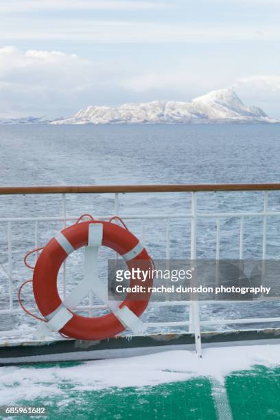 arctic view - isola di mageroya foto e immagini stock