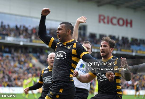 Kurtley Beale of Wasps dcelebrates scoring the opening try during the Aviva Premiership match between Wasps and Leicester Tigers at The Ricoh Arena...