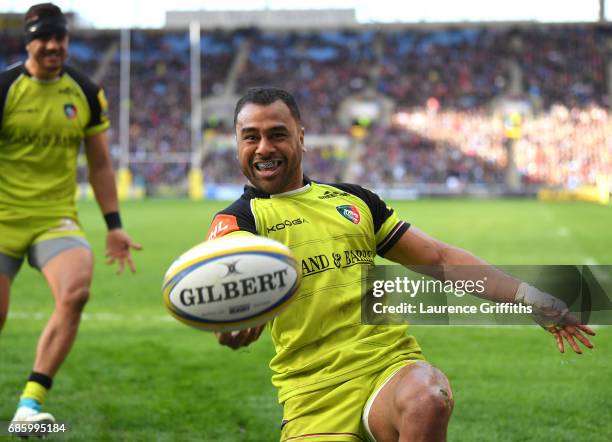 Telusa Veainu of Leicester Tigers celebrates scoring a second half try during the Aviva Premiership match between Wasps and Leicester Tigers at The...