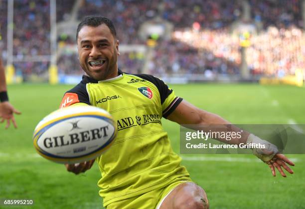 Telusa Veainu of Leicester Tigers celebrates scoring a second half try during the Aviva Premiership match between Wasps and Leicester Tigers at The...