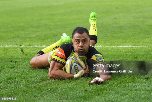 Telusa Veainu of Leicester Tigers slides in to score a second half try during the Aviva Premiership match between Wasps and Leicester Tigers at The...