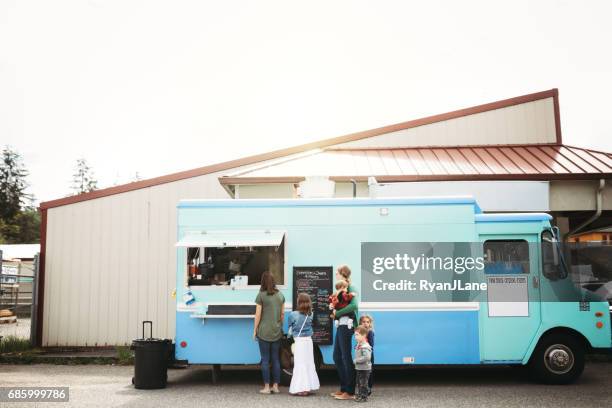 Essen im Food Truck Freunde