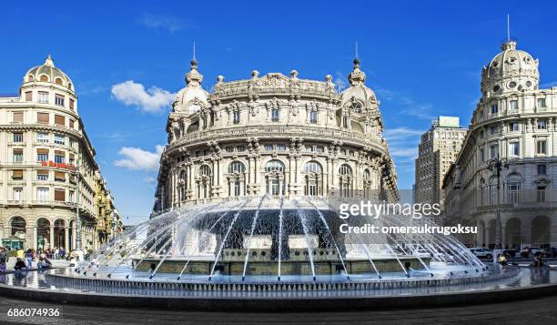 'palazzo della borsa' grande fontana in centro a genova - genova foto e immagini stock