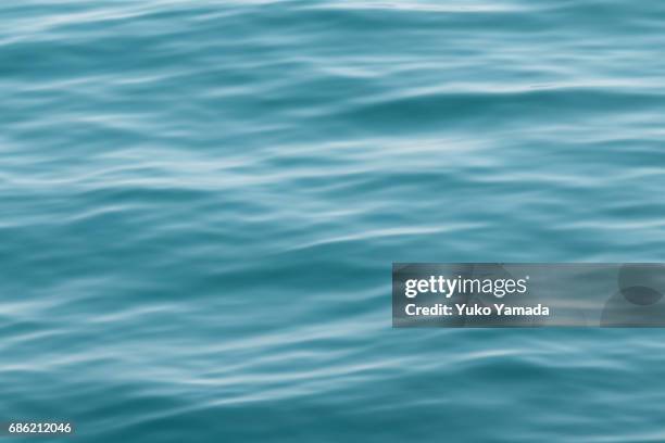 abstract patterns in nature - water waves - オーガニック fotografías e imágenes de stock