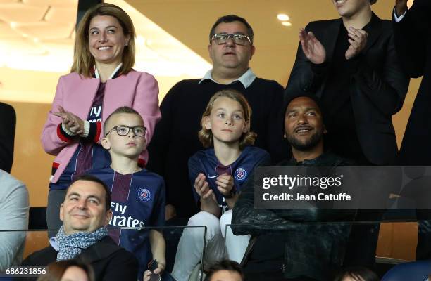 Sports agent Mino Raiola , above him Zlatan's sons Vincent Ibrahimovic and Maximilian Ibrahimovic, Olivier Dacourt attend the French League 1 match...