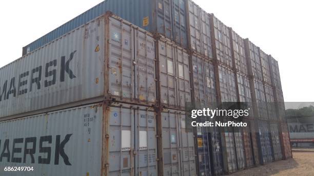 Loading Bridge Container 18 Container Loading Bridges In The Container Port In Kolkata Stock ...