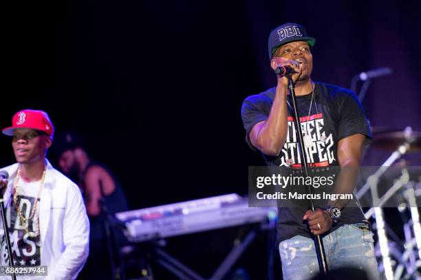Devoe Singer Ricky Bell Singer Photos and Premium High Res Pictures - Getty Images