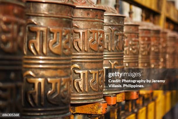 prayer wheels, swayambhunath stupa, kathmandu - ボンゴ ストックフォトと画像