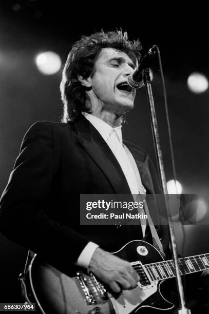 Ray Davies of the Kinks at the UIC Pavilion in Chicago, Illinois, December 2, 1984.