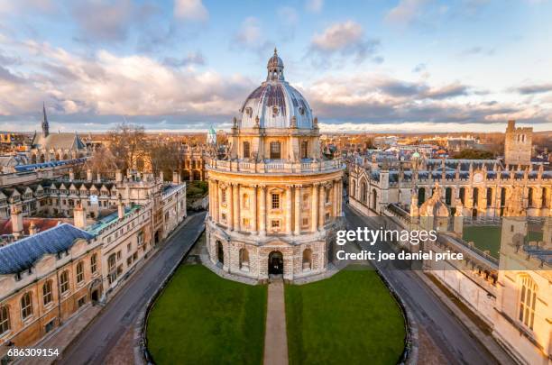 the radcliffe camera, oxford, england - radcliffe camera foto e immagini stock