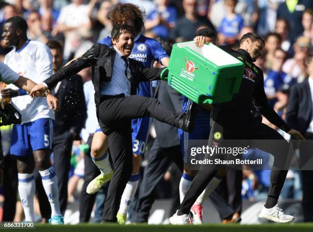 Antonio Conte, Manager of Chlsea celebrates after the Premier League match between Chelsea and Sunderland at Stamford Bridge on May 21, 2017 in...