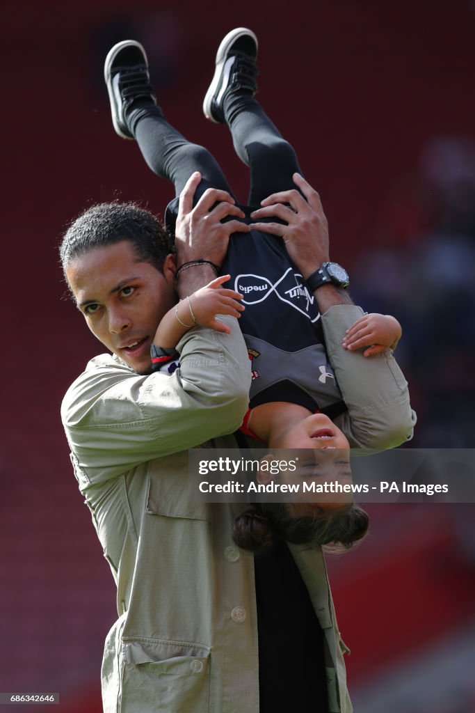 Southampton v Stoke City - Premier League - St Mary's Stadium