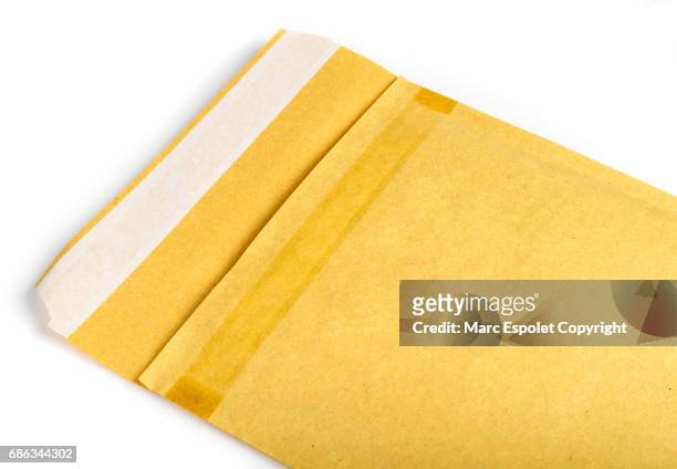 padded envelope - enveloppe matelassée photos et images de collection