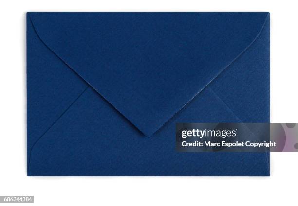 blue envelope - envelope imagens e fotografias de stock