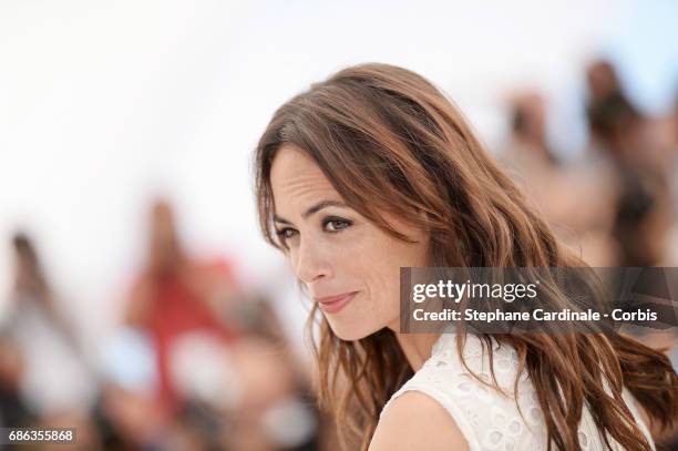 Berenice Bejo attends the "Redoubtable " photocall during the 70th annual Cannes Film Festival at Palais des Festivals on May 21, 2017 in Cannes,...