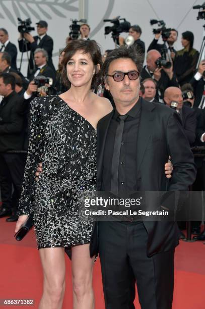 Actress Charlotte Gainsbourg and actor Yvan Attal attend the "The Meyerowitz Stories" screening during the 70th annual Cannes Film Festival at Palais...