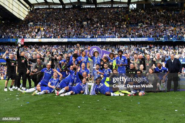 Chelsea celebrate winning the Premier League title following the Premier League match between Chelsea and Sunderland at Stamford Bridge on May 21,...