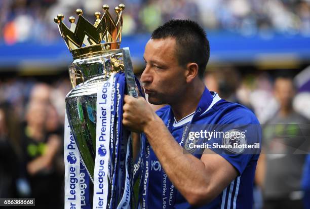 John Terry of Chelsea celebrates following the Premier League match between Chelsea and Sunderland at Stamford Bridge on May 21, 2017 in London,...