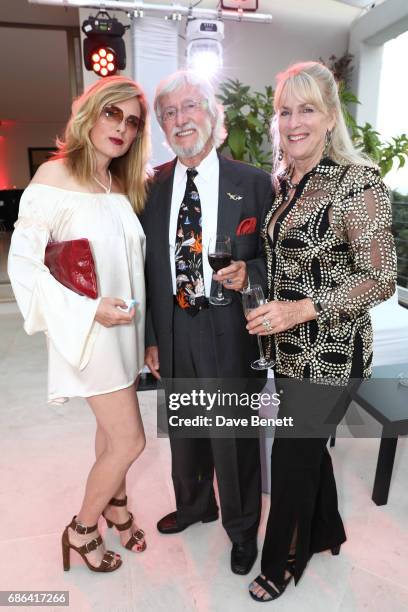 Guest, Jean-Michel Cousteau and Nancy Marr attend a dinner hosted by Jamie Reuben & Michael Kives with Arnold Schwarzenegger to celebrate Jean-Michel...