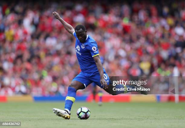 Romelu Lukaku of Everton in action during the Premier League match between Arsenal and Everton at Emirates Stadium on May 21, 2017 in London, England.