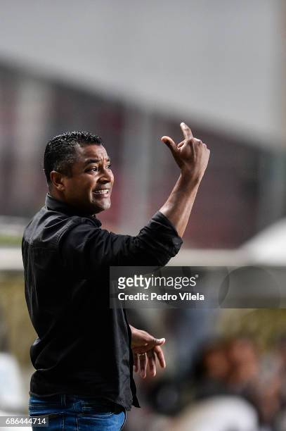 Roger Machado coach of Atletico MG during a match between Atletico MG and Fluminense as part of Brasileirao Series A 2017 at Independencia stadium on...