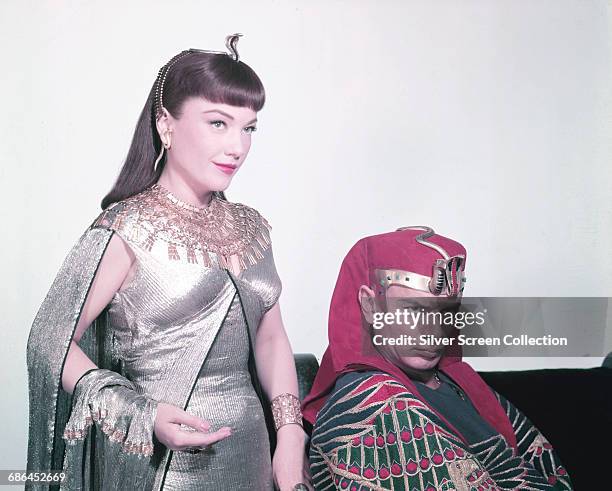 Actors Yul Brynner as Rameses II and Anne Baxter as Nefretiri in the biblical epic 'The Ten Commandments', 1956.