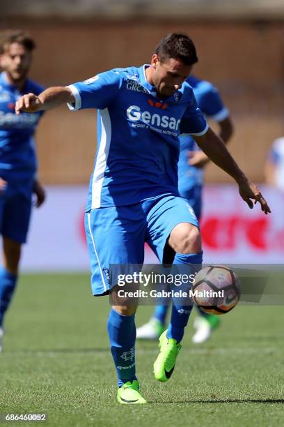 Manuel Pasqual of Empoli FC in action during the Serie A match between Empoli FC and Atalanta BC at Stadio Carlo Castellani on May 21, 2017 in...