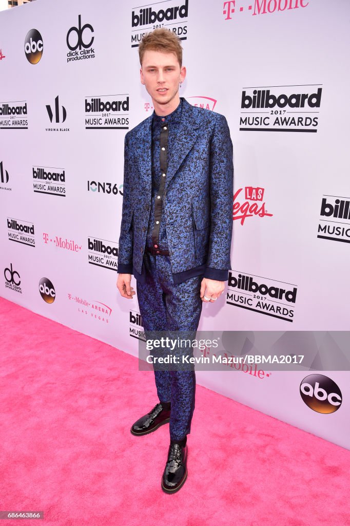 2017 Billboard Music Awards - Magenta Carpet