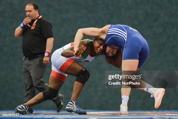 Blessing Oborududu of Nigeria competes against Hafize Sahin of Turkey in the Women's Freestyle 63kg Wrestling final during Baku 2017 - 4th Islamic...