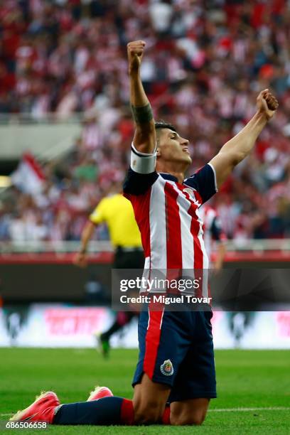 Alan Pulido of Chivas reacts after the semi final second leg match between Chivas and Toluca as part of the Torneo Clausura 2017 Liga MX at Chivas...