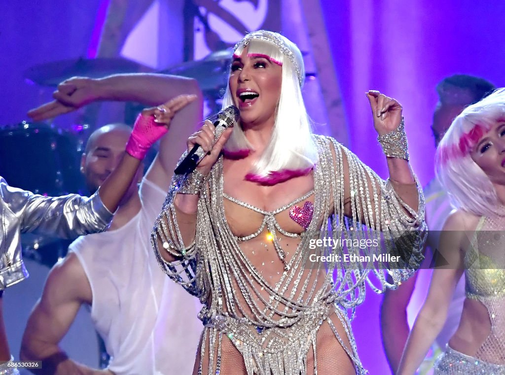 2017 Billboard Music Awards - Show