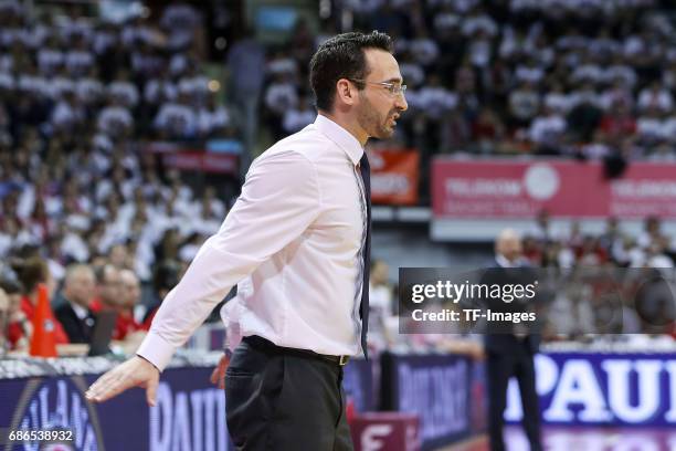 Headcoach Thomas Paech of Berlin gestures during the easyCredit BBL Basketball Bundesliga match between FC Bayern Muenche and Alba Berlin at Audi...