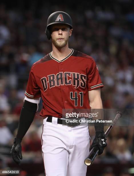 Jeremy Hazelbaker of the Arizona Diamondbacks bats against the Los Angeles Dodgers during the MLB game at Chase Field on April 23, 2017 in Phoenix,...