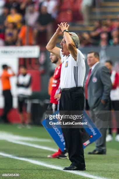 Ricardo Ferretti coach of Tigres reacts during the semi final second leg match between Tijuana and Tigres UANL as part of the Torneo Clausura 2017...