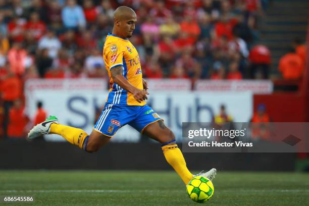 Luis Rodriguez of Tigres takes a shot during the semi finals second leg match between Tijuana and Tigres UANL as part of the Torneo Clausura 2017...