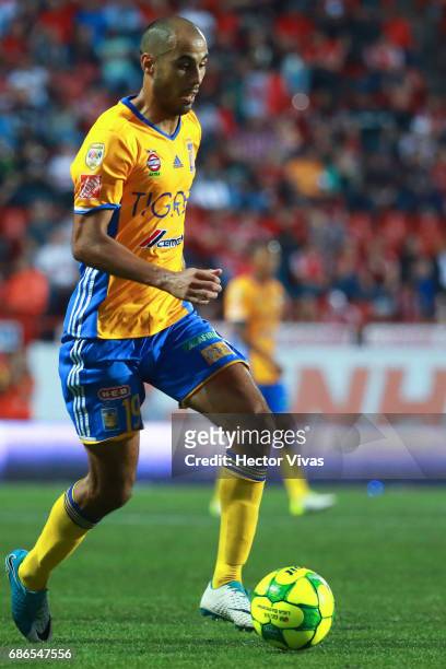 Guido Pizarro of Tigres drives the ball during the semi finals second leg match between Tijuana and Tigres UANL as part of the Torneo Clausura 2017...