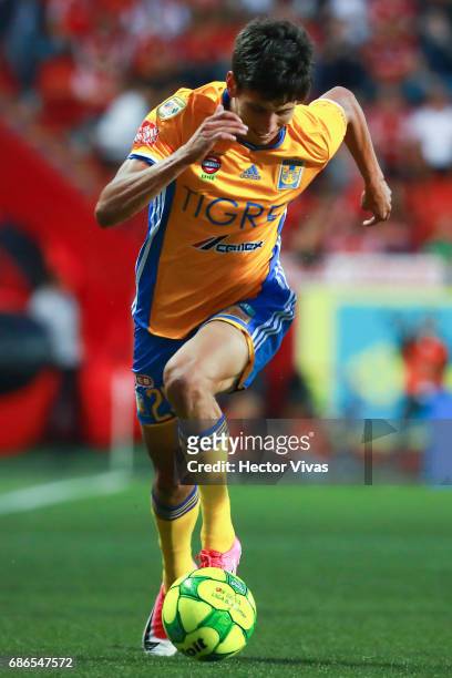 Jurgen Damm of Tigres drives the ball during the semi finals second leg match between Tijuana and Tigres UANL as part of the Torneo Clausura 2017...