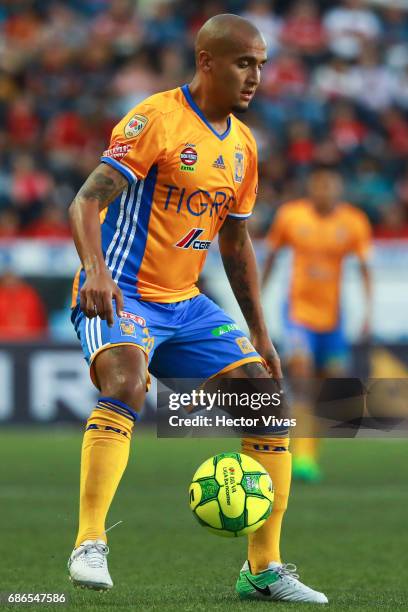 Luis Rodriguez of Tigres drives the ball during the semi finals second leg match between Tijuana and Tigres UANL as part of the Torneo Clausura 2017...
