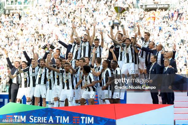 Juventus players celebrate the victory of the Italian Serie A 'Scudetto' at the end of the Serie A football match between Juventus FC and FC Crotone....