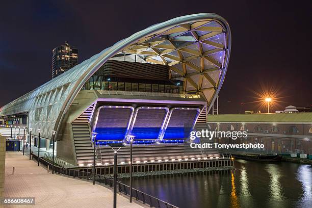 london crossrail station in docklands - crossrail stock pictures, royalty-free photos & images